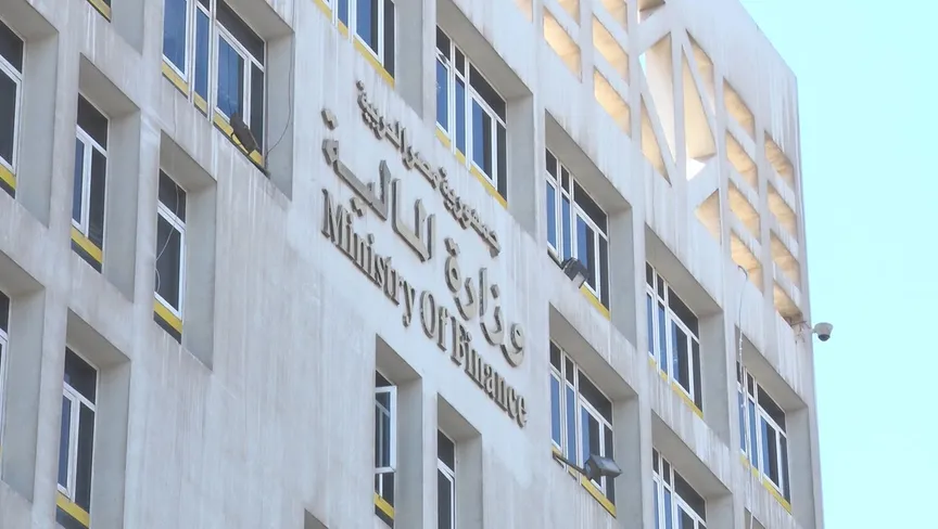 إجراءات مصرية لـ "إطالة أمد الدين العام"