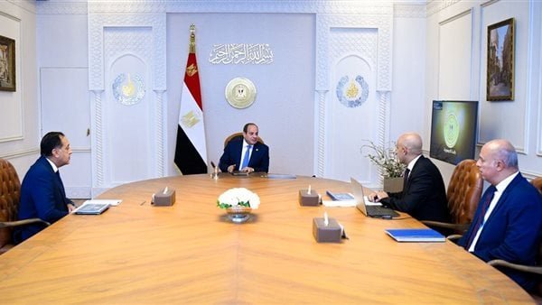 الرئيس السيسي يوجه بصرف ألف جنيه حافز تدريس اعتبارًا من أول نوفمبر المقبل