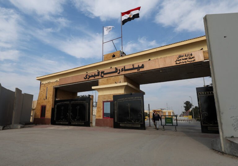 فتح معبر رفح لأول مرة منذ مايو للسماح بدخول المرضى الفلسطينيين مصر