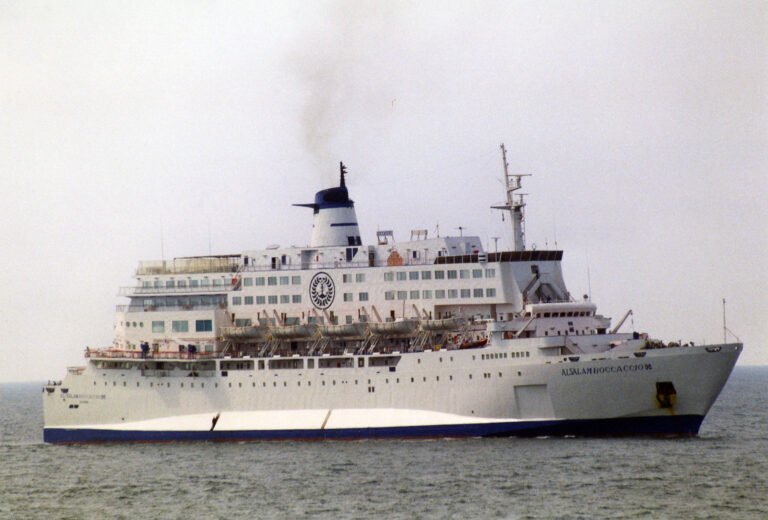 _Al-Salam_Boccacio_98__-_Genoa,_2001