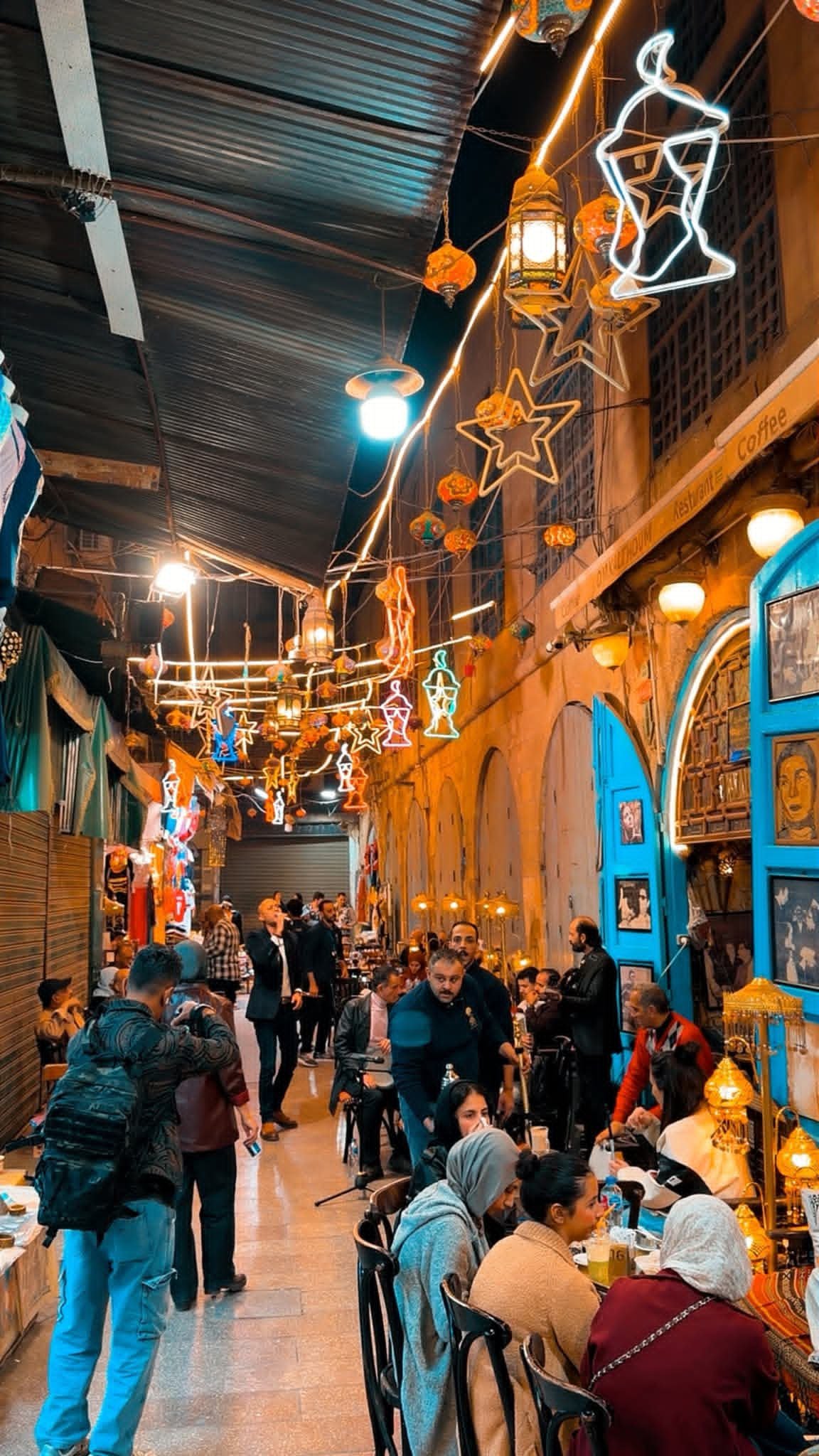 مقاهي الحسين الساهرة