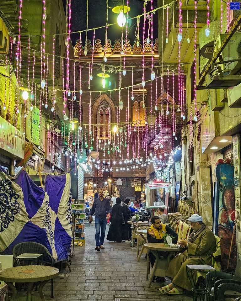 مقاهي الحسين الساهرة