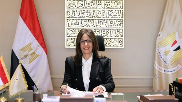 جيهان زكي وزيرة الثقافة