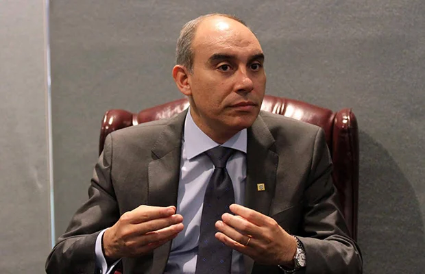 السفير علاء يوسف