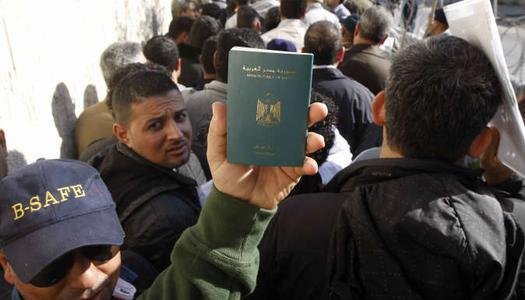 المصريون في الخارج بين الأمل والألم - أرشيفية