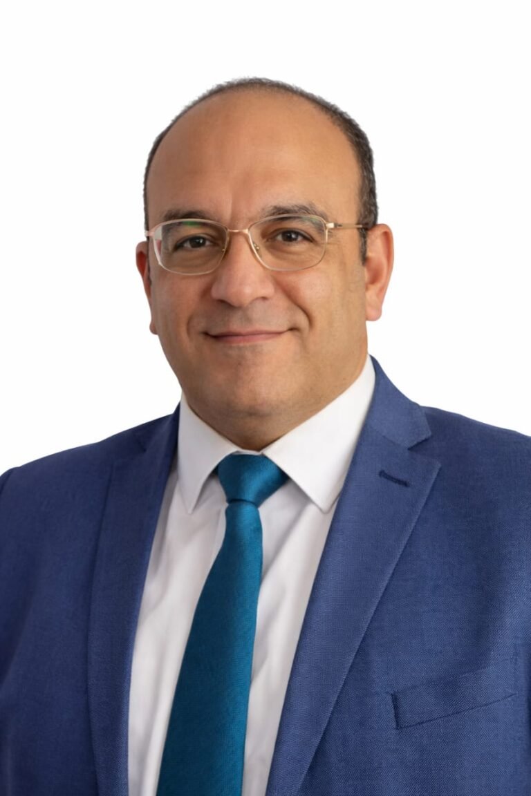 أصدر الرئيس عبدالفتاح السيسي القرار الجمهوري رقم 394 لسنة 2026، بتعيين الدكتور تامر عاطف علي علي مدكور رئيسًا لمجلس إدارة الهيئة العامة للتأمين الصحي، لمدة عام، على أن يبدأ العمل بالقرار اعتبارًا من تاريخ نشره في الجريدة الرسمية.