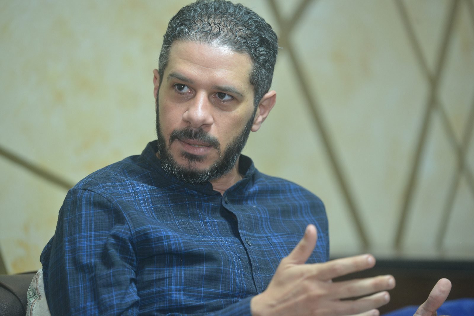 حسام مؤنس